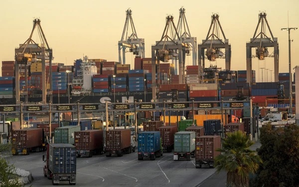 Cảng bận rộn nhất nước Mỹ đè nặng cả chuỗi cung ứng toàn cầu: Mọi quy trình đều 'sai' ở đúng 1 thời điểm