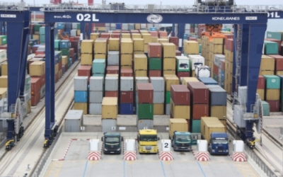 Cảng container lớn thứ 4 thế giới giảm thời gian tiếp nhận hàng, giá cước vận chuyển tăng mạnh