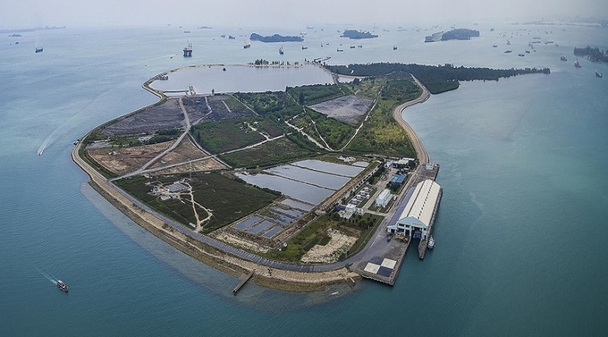 Đảo rác Pulau Semakau nhìn từ trên cao. Ảnh: NEA.